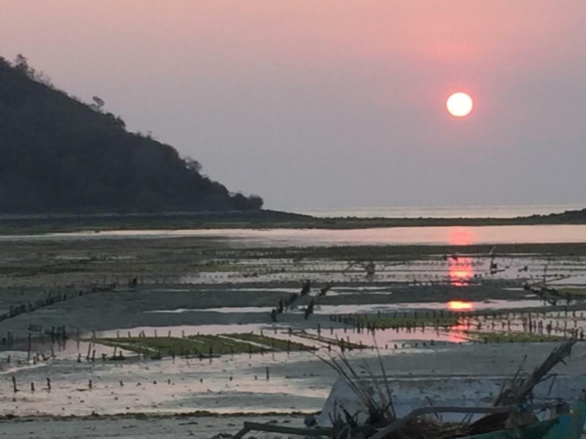 Boneputeh Homestay Taliwang Buitenkant foto