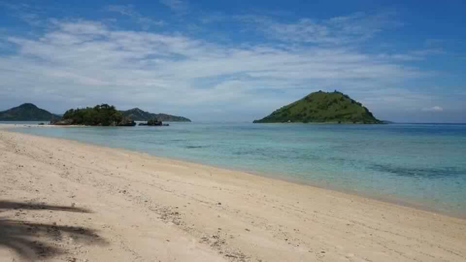 Boneputeh Homestay Taliwang Buitenkant foto